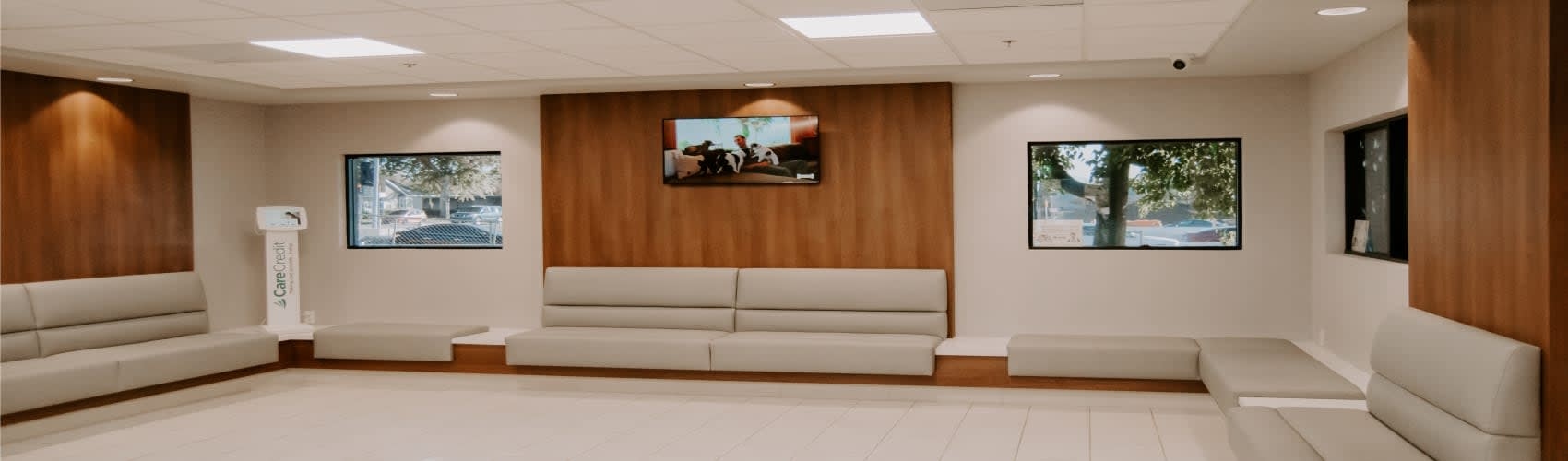 Inland Valley Veterinary Specialists & Emergency Center Hero Image Inland Valley Veterinary Specialists & Emergency Center Hero Image